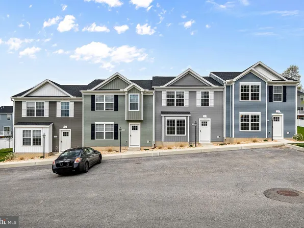 2762 Maplewood Cir, Harrisburg, PA 17110