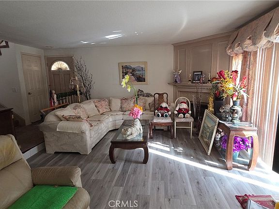 4th image of 24364 Hilton Way