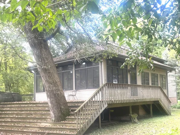 400 S Martin St, Ashkum, IL 60911