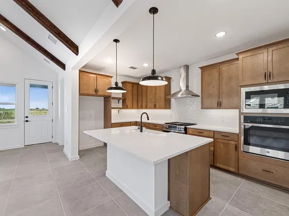 216 Dunovant Dr, Sealy, TX 77474