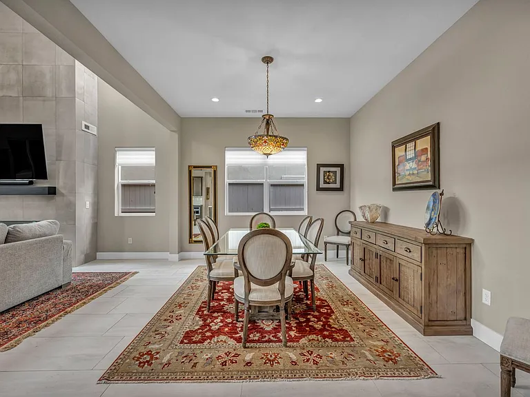 619 Camargue Trl — Photo 7