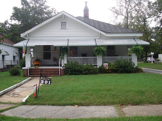 1st image of 301 Pittman St