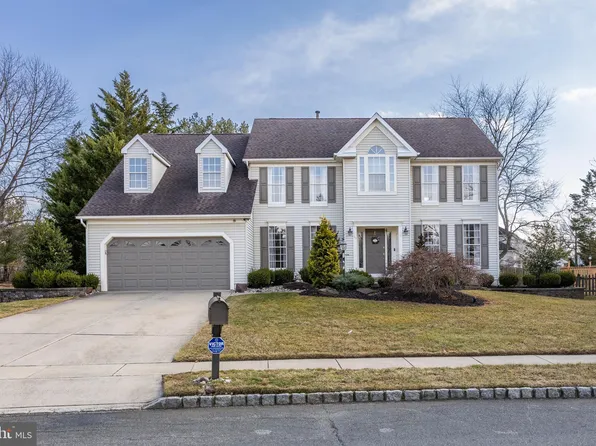 39 Saint Moritz Ln, Cherry Hill, NJ 08003