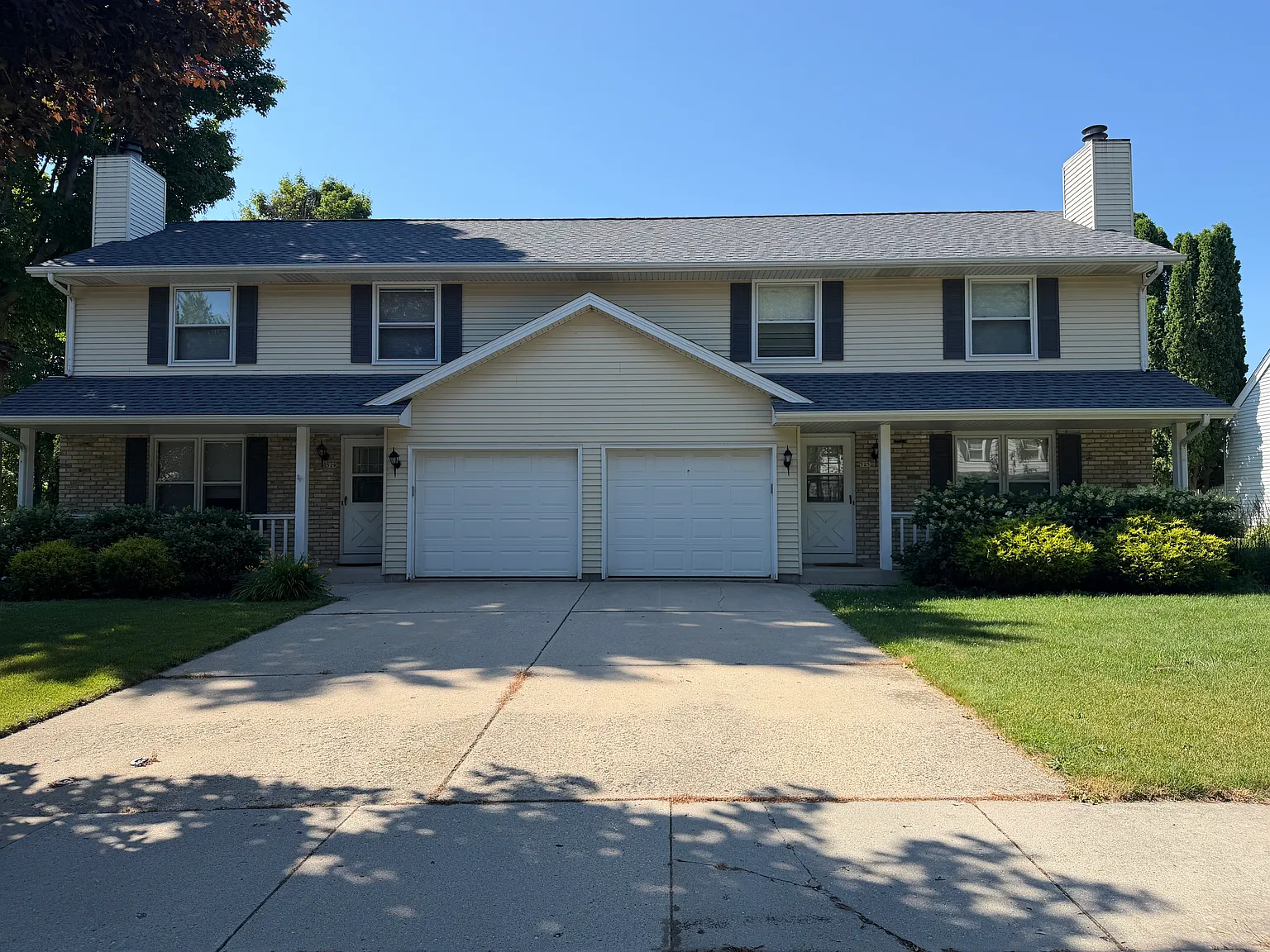 3 bed, 1.5 bath, 1450 sqft, $1,975 — Photo 2