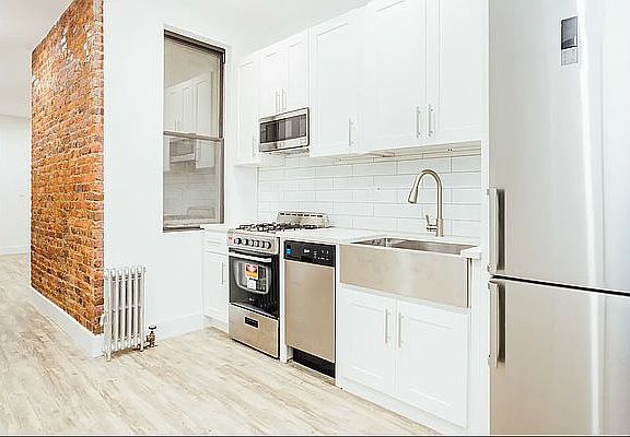 4th image of 297 Himrod St Floor 1