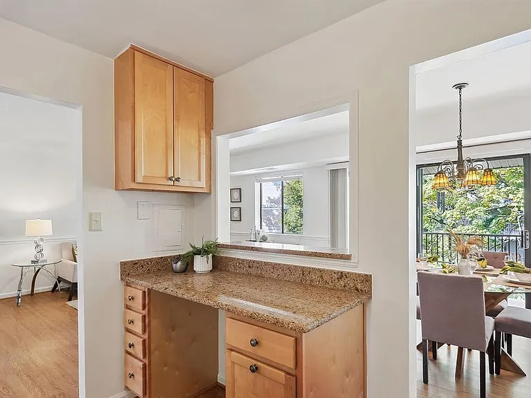 10 Monroe St #302 — Photo 38