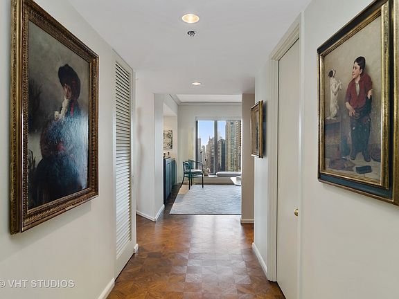 4th image of 950 N Michigan Ave APT 3706