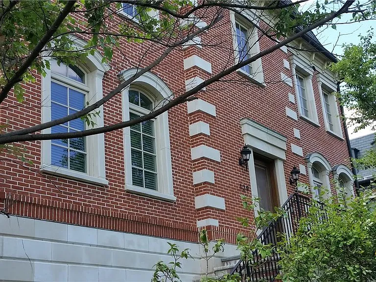 129 W Main St #129 — Photo 3