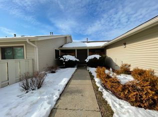 419 N Thornwood Dr APT C, McHenry, IL 60050