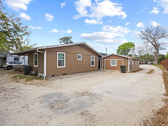 2nd image of 3215 32nd St