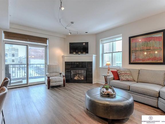 4th image of 1403 Farnam St APT 712