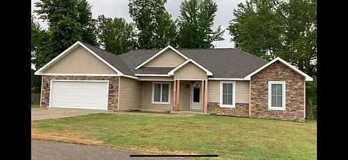 229 Wellington Dr Photo 1