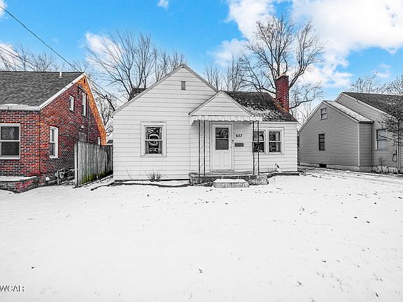 2nd image of 657 W Grand Ave