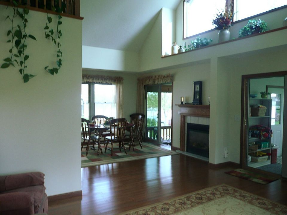 Vaulted great room