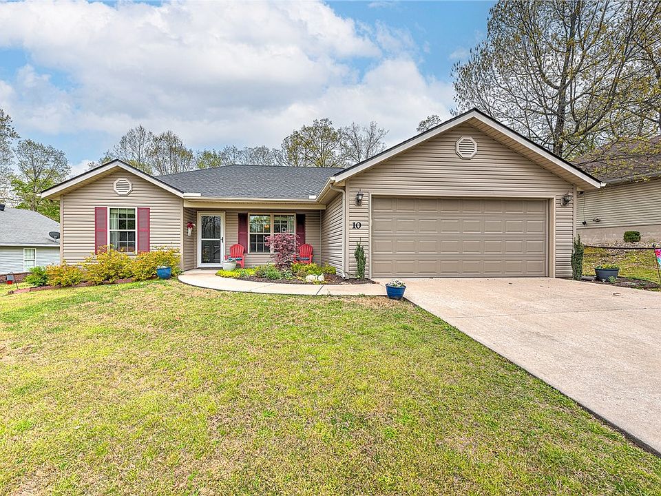 1st image of 10 Slaggford Ln