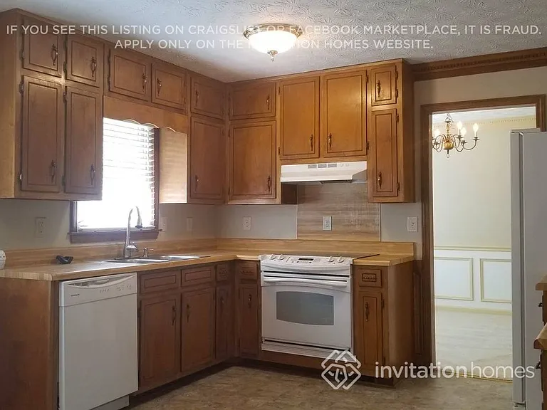 2944 Blankenship Loop SW — Photo 2