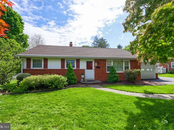 6291 Carpenter St, East Petersburg, PA 17520