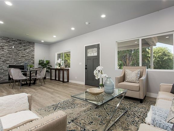 3rd image of 10950 Odell Ave