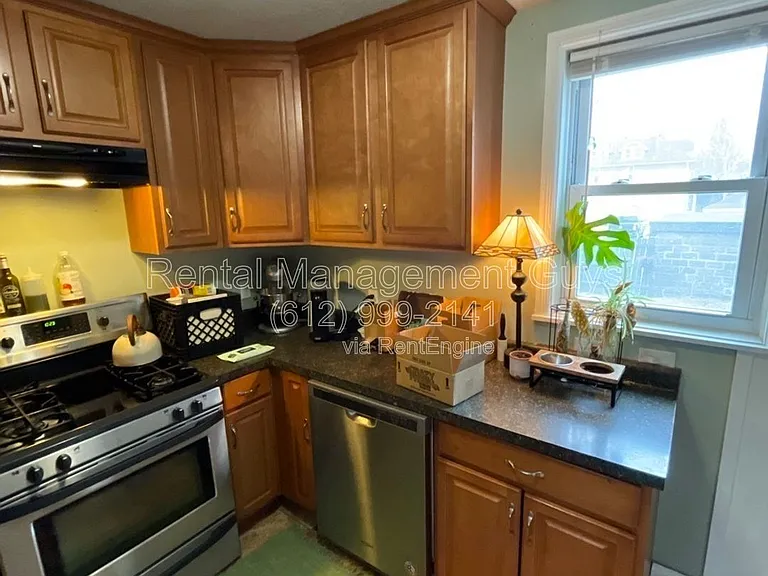 1938 Roblyn Ave #1 — Photo 14