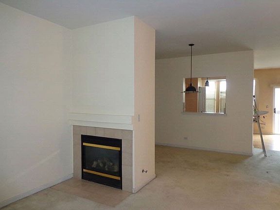 3rd image of 753 Cherry Creek Dr