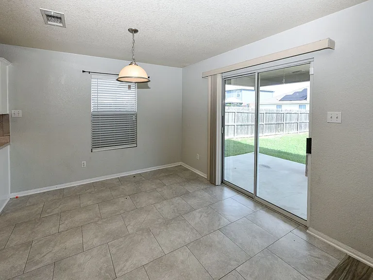 2305 Riley Dr — Photo 10