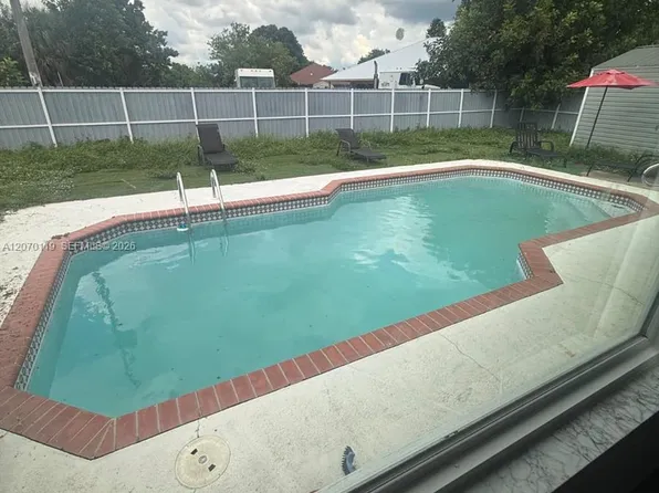 129 E Lake Dr, Lehigh Acres, FL 33936