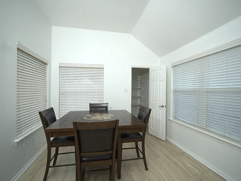 2708 Comanche Trl — Photo 19