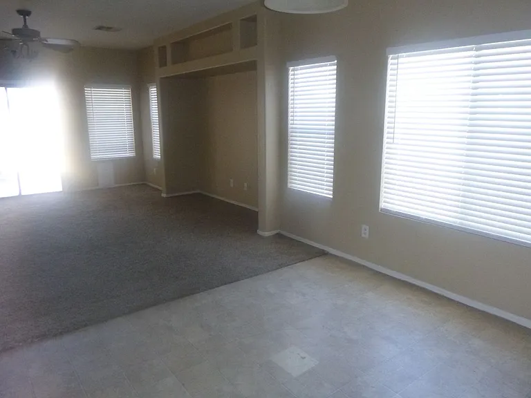 428 E Cheyenne Rd — Photo 3