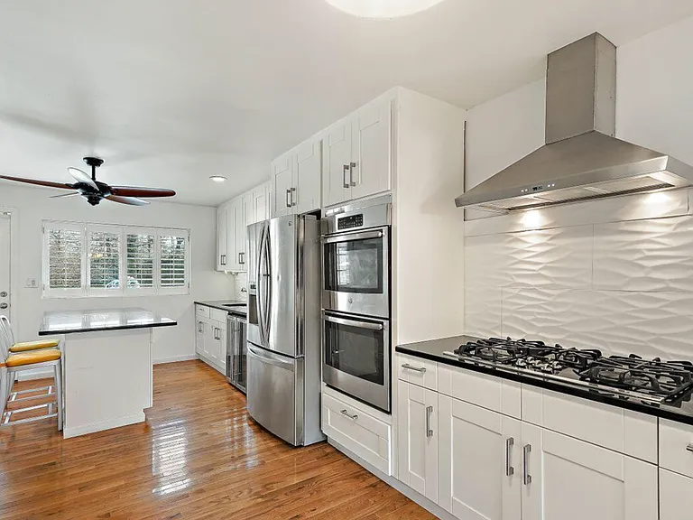 17 Circle Dr — Photo 2