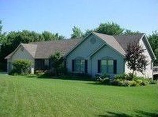 21414 Indian Hills Rd, Albert Lea, MN 56007