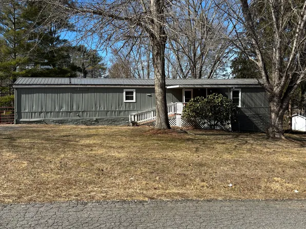 15 Timbers Edge Ln, Fairview, NC 28730