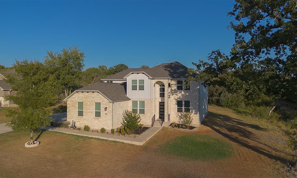 1st image of 121 Black Talon Ln