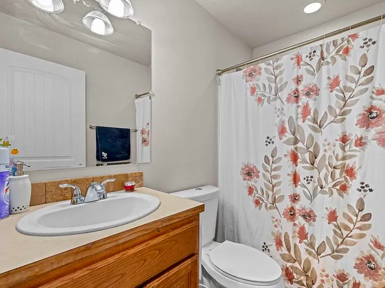 1110 SW Isaac Ln — Photo 20