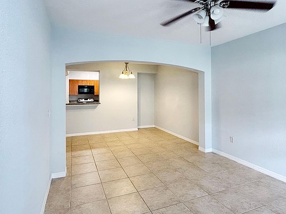 3rd image of 162 SW Peacock Blvd APT 102