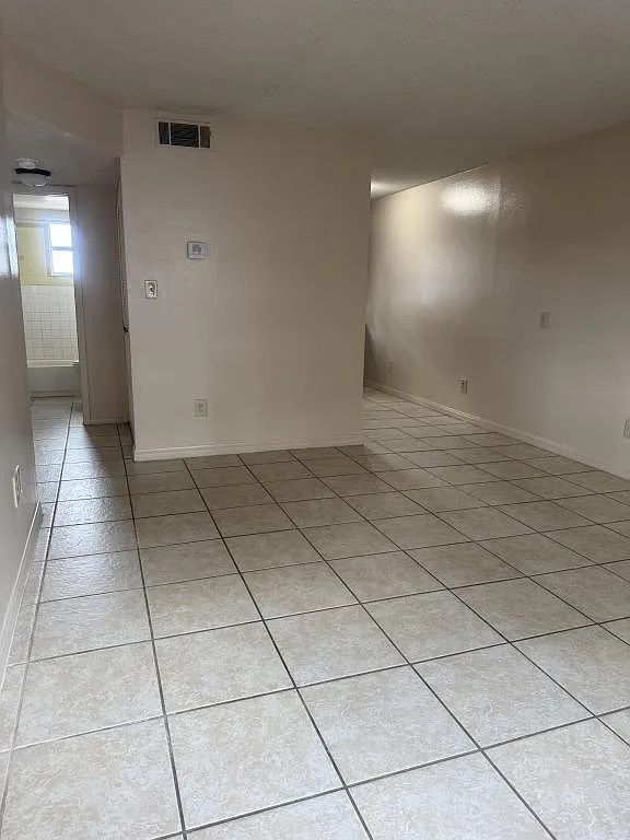 304 Delespine Ave, 1 — Photo 3