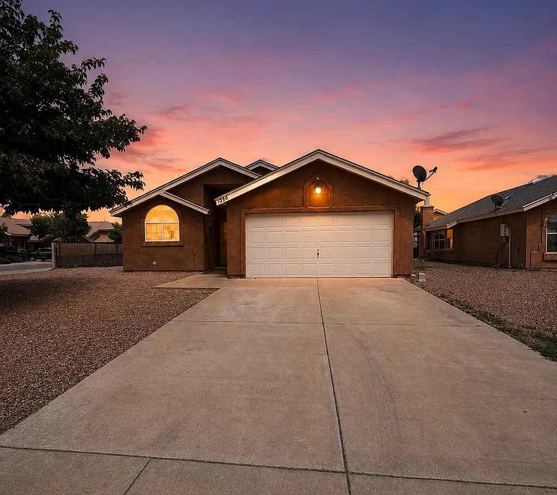 1326 Magoffin Pl