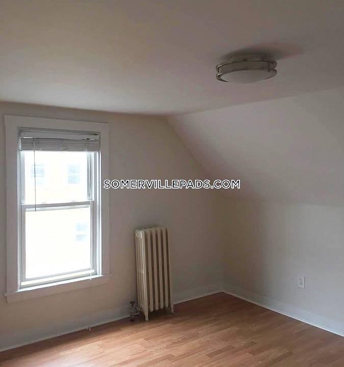 2nd image of 153 Beacon St #U2