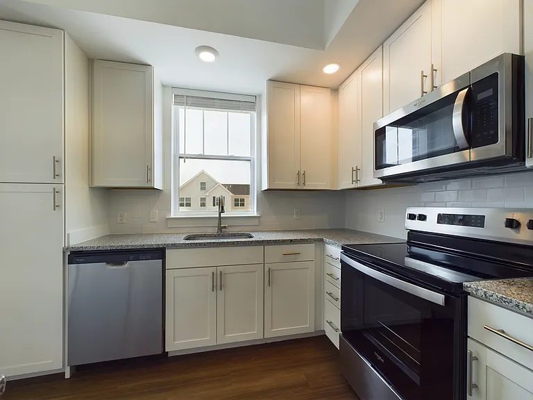 Hickory Cottages Apartment Homes — Photo 69