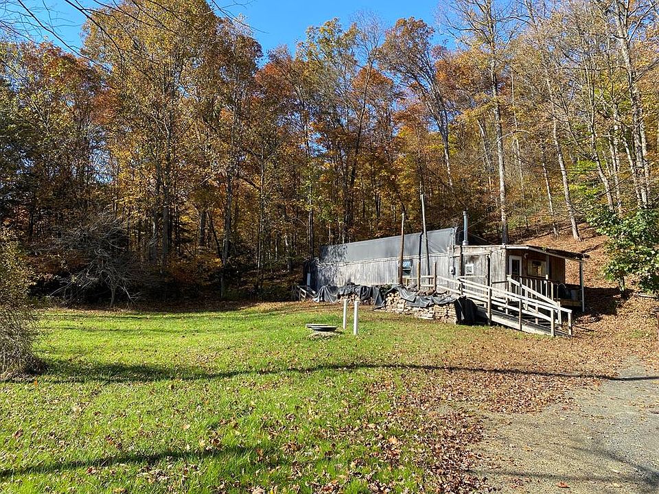 1st image of 60 Twin Ponds Ln