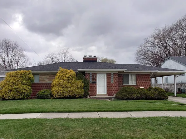 30131 Gloria St, Saint Clair Shores, MI 48082