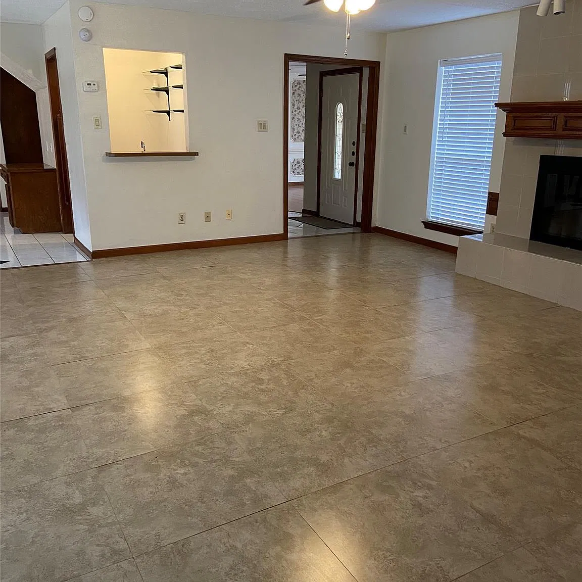 4 bed, 2.5 bath, 2118 sqft, $1,950 — Photo 3