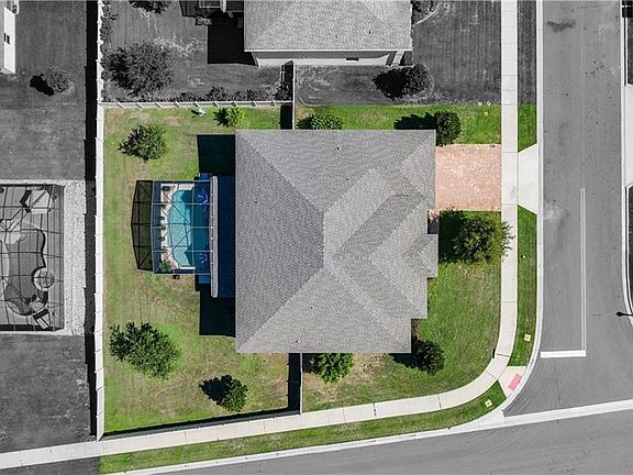3rd image of 16001 Ollivett St