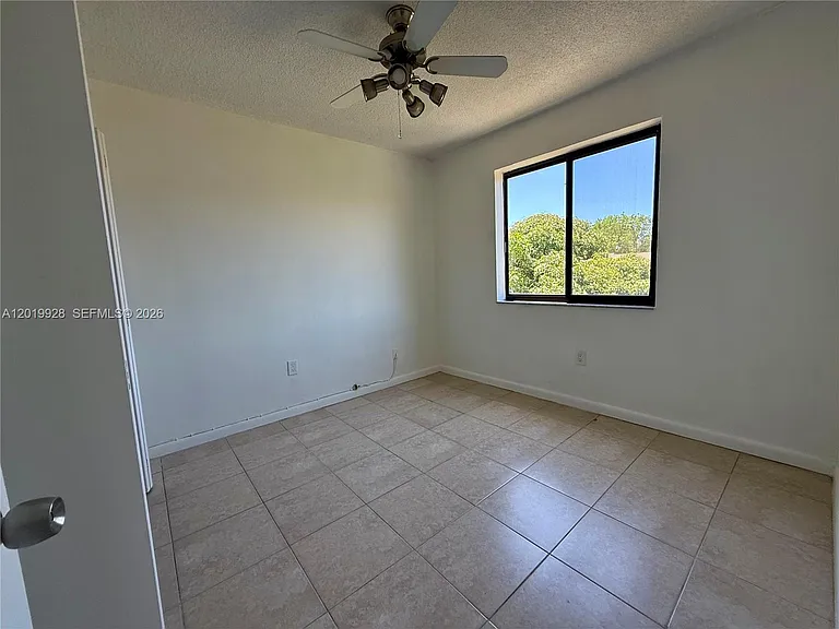 1530 SW 2nd St #304 — Photo 18