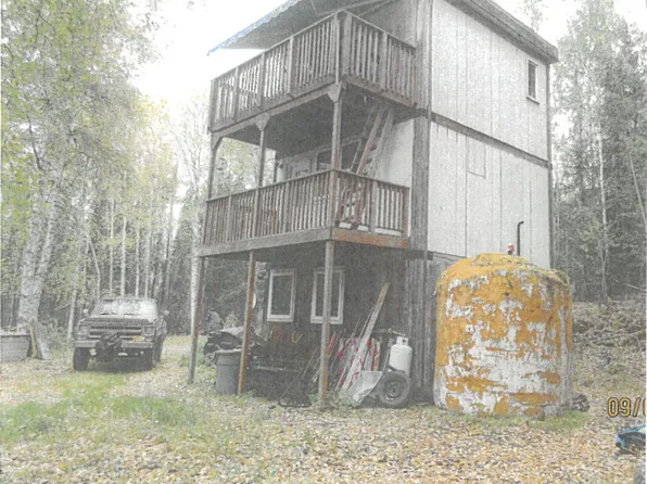 1031 Norris Ln, Fairbanks, AK 99712