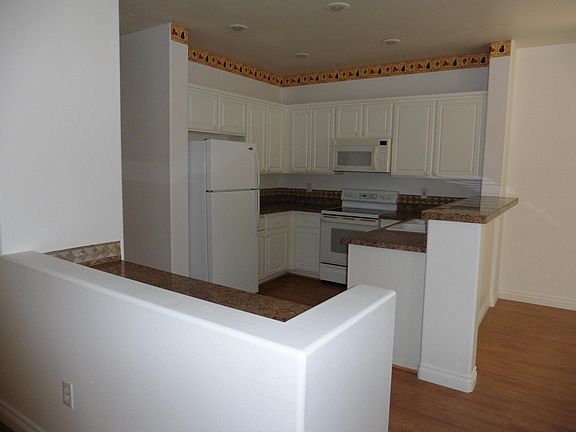 3rd image of 2188 Mountain City St