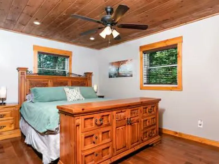 623 Wintergreen Dr — Photo 29