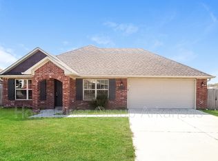 2005 Ridge St, Gentry, AR 72734