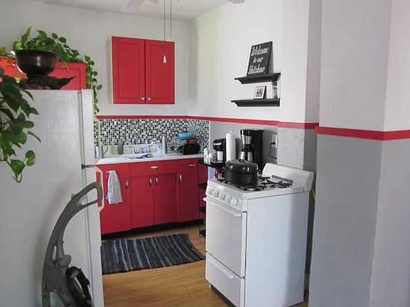 4th image of 58 Pine St