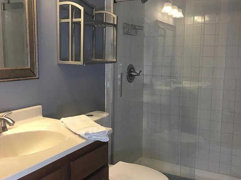 504 Lancaster Ave — Photo 10