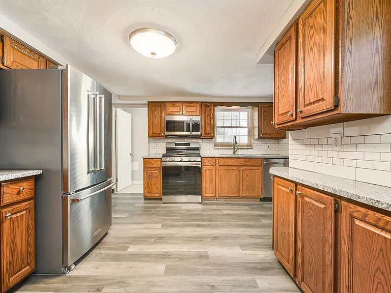 1811 Harcum Way — Photo 3
